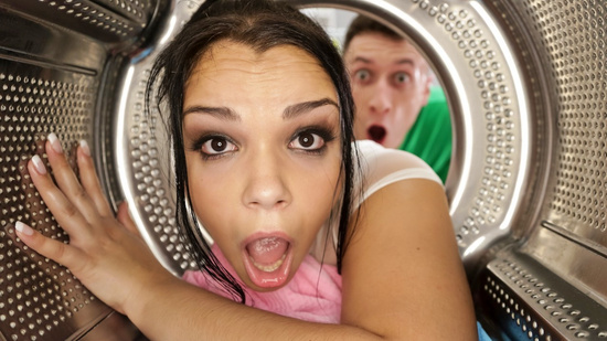 Случайно ЗАСТРЯЛА В СТИРАЛКЕ раком и Напросилась на АНАЛ
